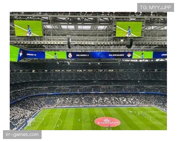 阿什拉夫重返皇马传闻再起，球迷热盼昔日新星回归伯纳乌