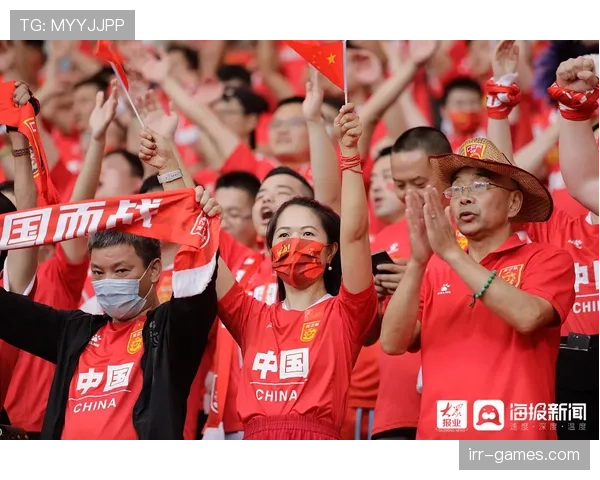 米德尔斯堡球迷齐心助威,团结精神点燃赛场 米德尔斯堡球迷齐心助威,团结精神点燃赛场