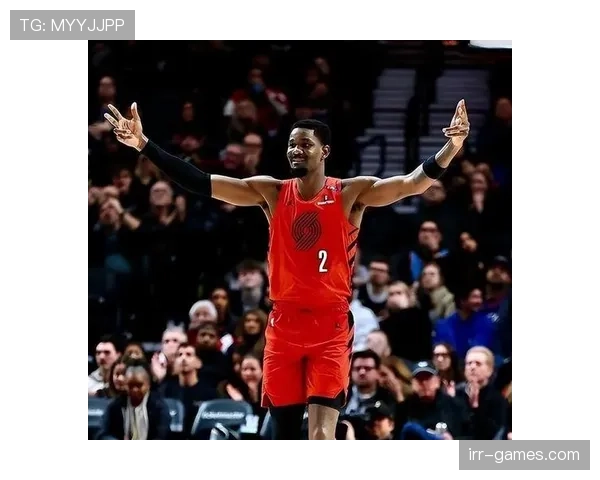 艾顿背身单打提升内线威胁 助菲尼克斯加强篮下得分